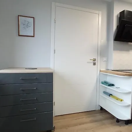 Apartament Pastelowy 40 Metrów Z Widokiem Na Ogród