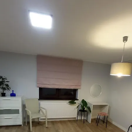 Apartament Pastelowy 40 Metrów Z Widokiem Na Ogród *
